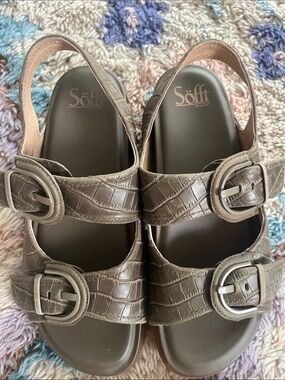 Ganni Style Sofft Adalia Olive Green Crock Textured Buckle Sandals, US Size 8,5